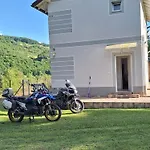 Ris Kuca Za Odmor 別荘 フォチャ