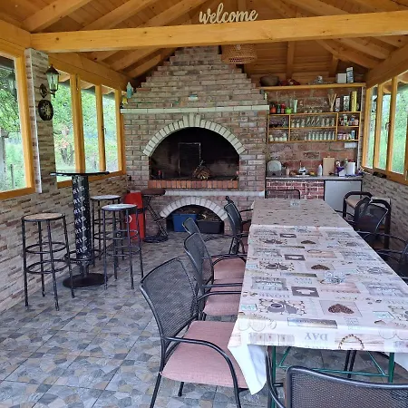 Ris Kuca Za Odmor Ferienhaus *