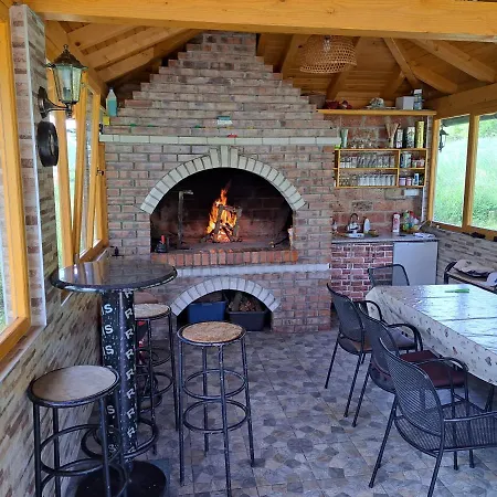 Holiday home Ris Kuca Za Odmor