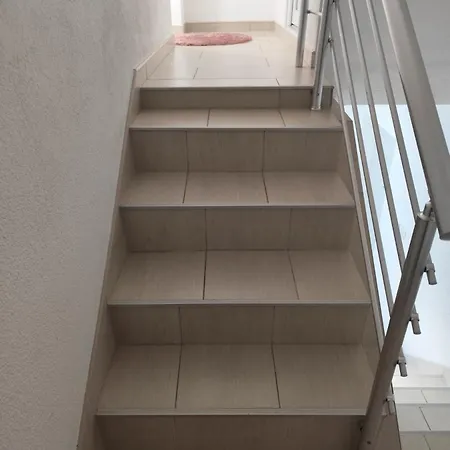 Ris Kuca Za Odmor Tatil Evi *