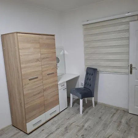 Ris Kuca Za Odmor Foca